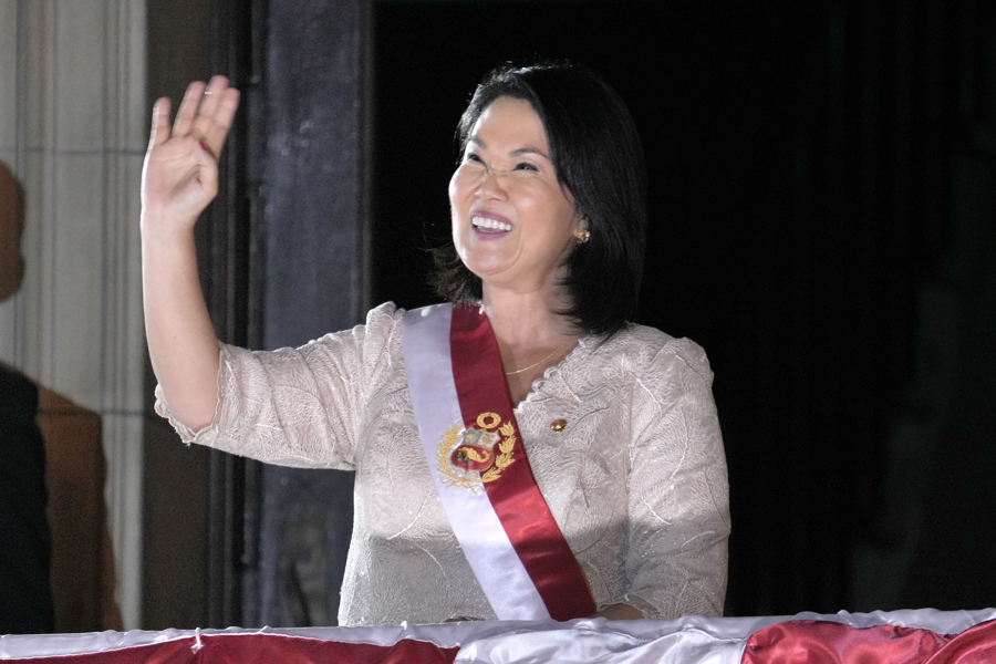 Keiko Fujimori es reconocida como jefa suprema de las Fuerzas Armadas y la Policía de Perú