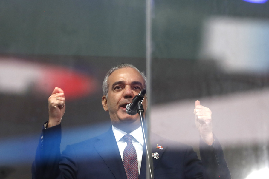 Luis Abinader declara inaugurados los Juegos del centenario
