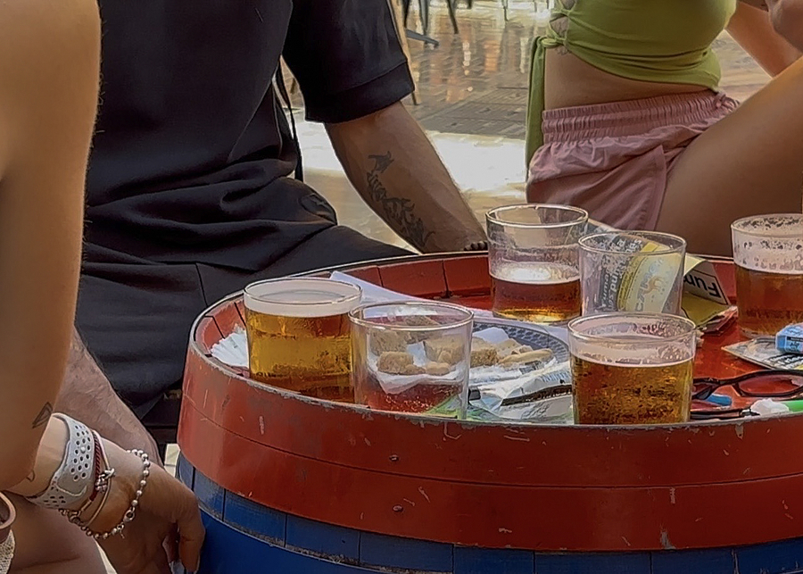 El alcohol en verano: Más consumo, más riesgos y menos percepción del peligro