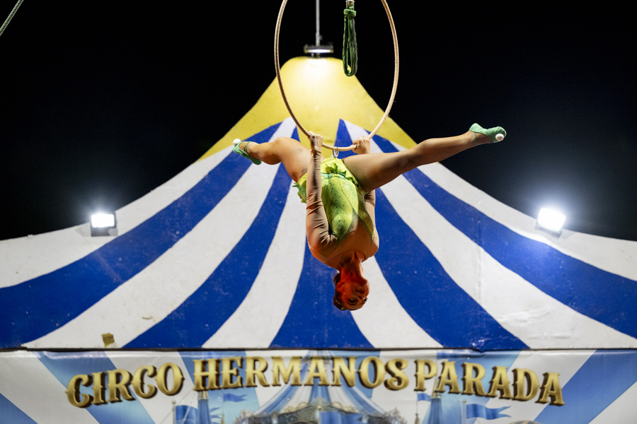 La familia Parada mantiene viva la magia del circo tradicional en la España rural