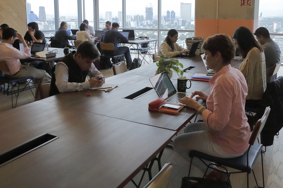 La productividad laboral en A. Latina no llega a su potencial, lastrada por la informalidad