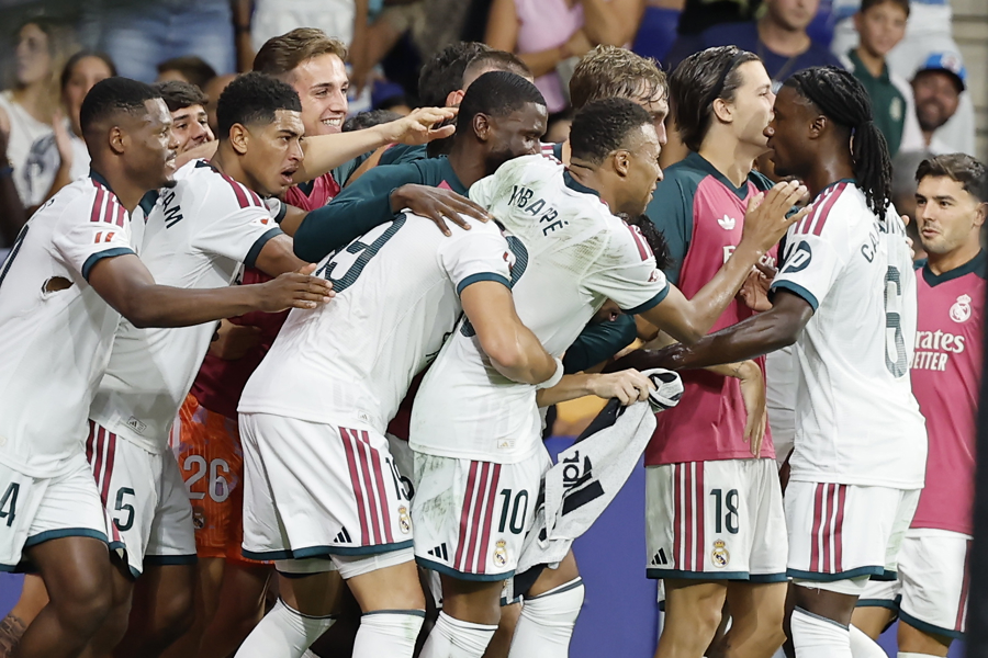 1-2. Espí engalana el debut de Mourinho contra el Espanyol