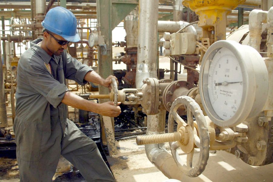 La OPEP+ decidirá hoy si aumenta de nuevo su oferta, pese a caída de suministros por la guerra en Irán