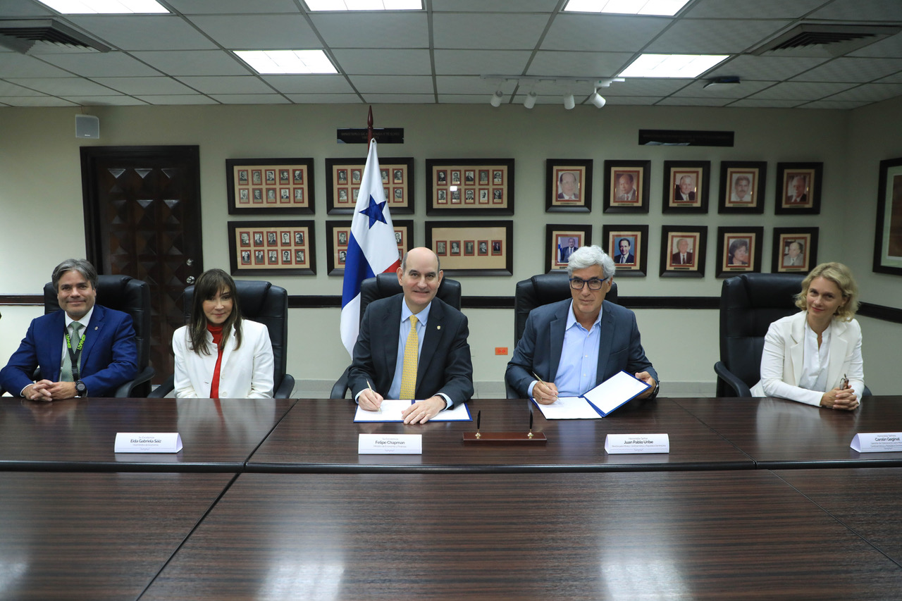 Gobierno Nacional y Banco Mundial firman contrato para transformar el catastro de Panamá