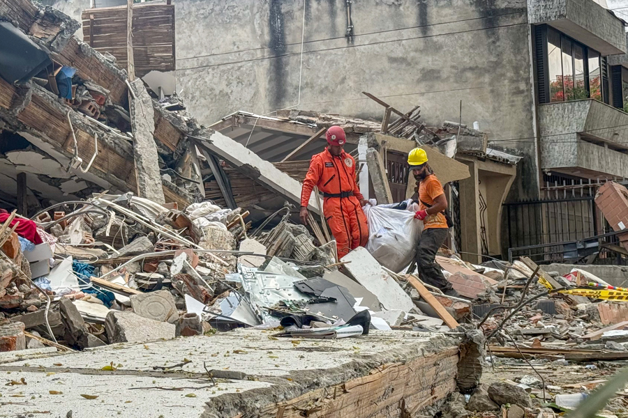 Instituto de Medicina Legal de Colombia ha recibido 304 cuerpos de víctimas del terremoto