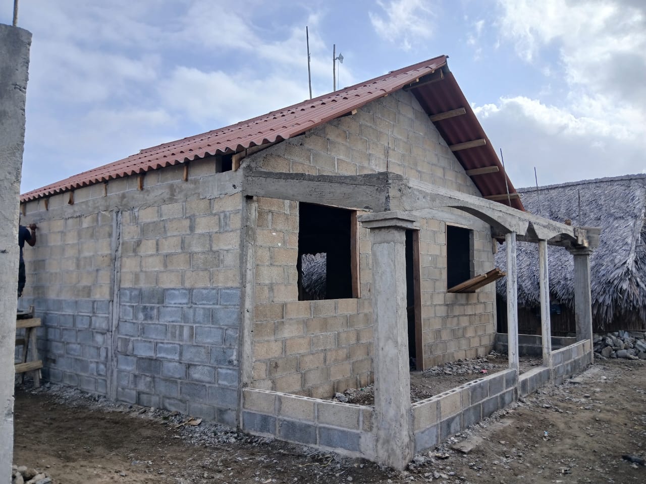 Miviot culmina con éxito traslado de materiales de construcción a isla Tubualá