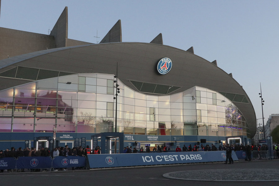 El PSG no podrá debutar en Liga en su estadio por el mal estado del césped por el calor