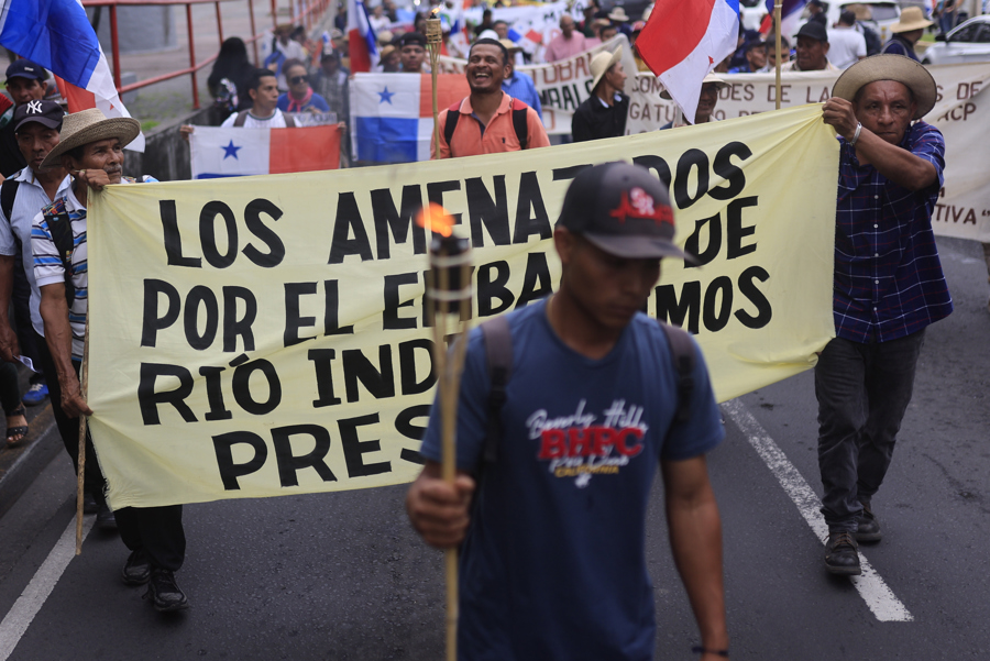 Campesinos protestan por embalse del canal interoceánico y cierre de cementerios