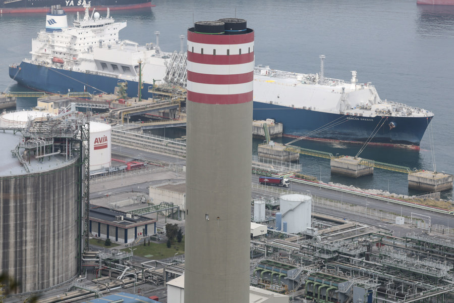 El brent se mantiene sin cambios (+0,11 %) tras el acuerdo entre Irán y Omán sobre Ormuz