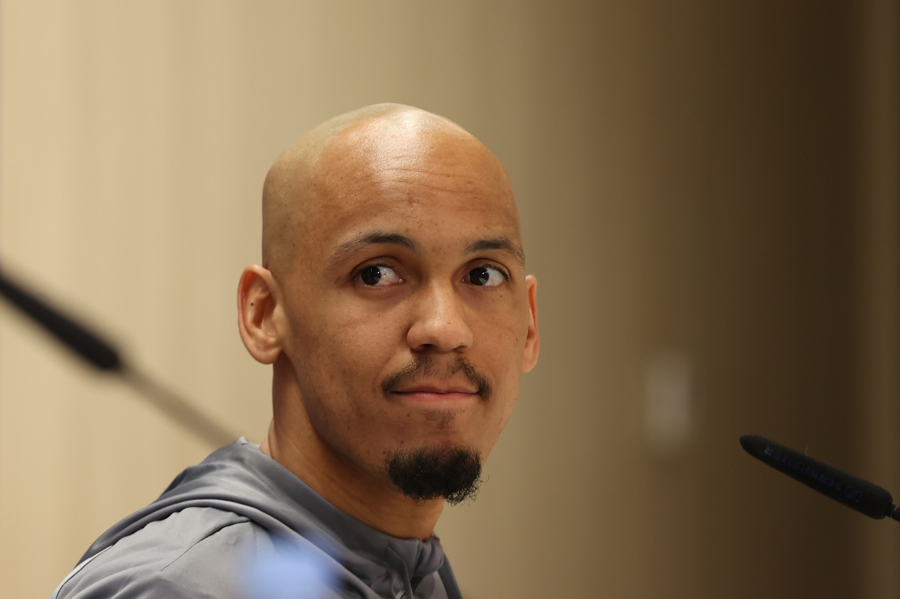 El brasileño Fabinho llega a Turquía para jugar con el Trabzonspor de Mohamed Salah