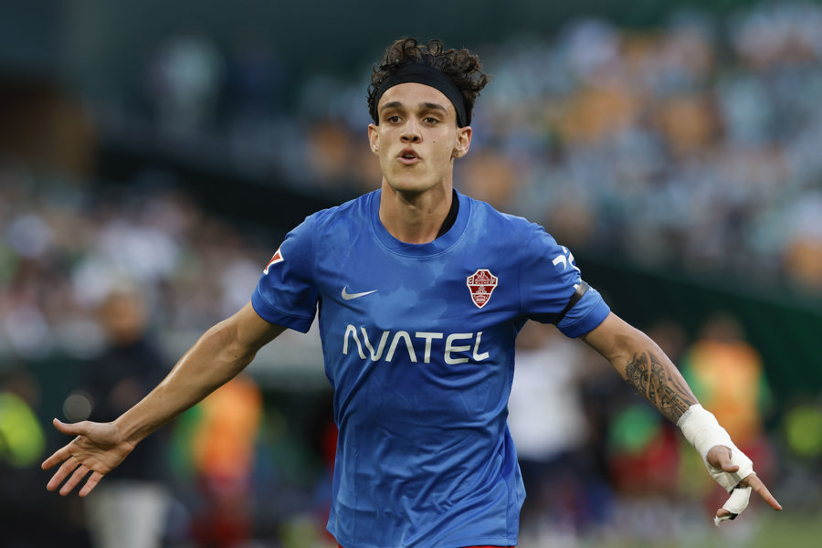 El Barcelona traspasa al lateral Héctor Fort a la Real Sociedad