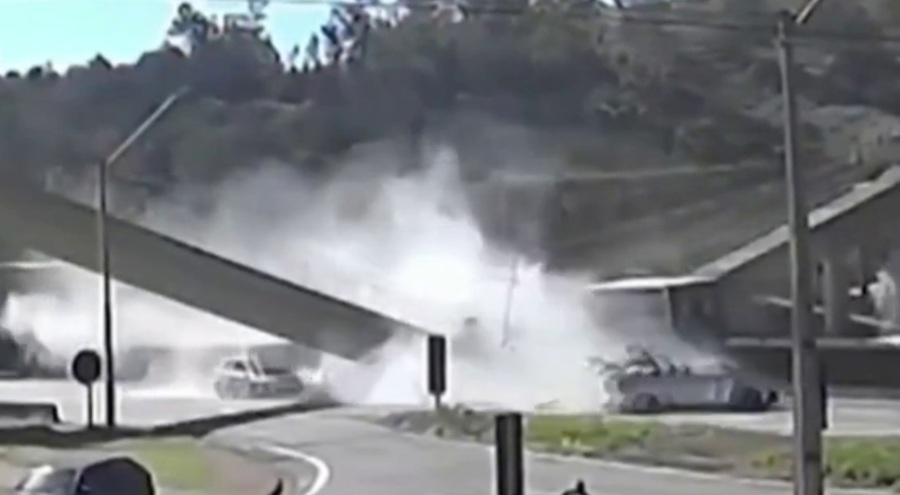 Dos muertos al desplomarse un puente tras el impacto de un camión en una ruta en São Paulo
