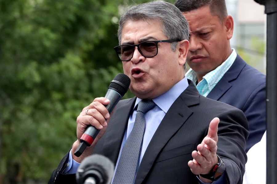 El expresidente Hernández espera “una carta de libertad” en su proceso por fraude y lavado