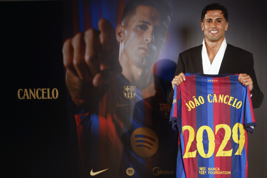 Cancelo, último fichaje azulgrana en ser inscrito en LaLiga y podrá jugar contra el Elche