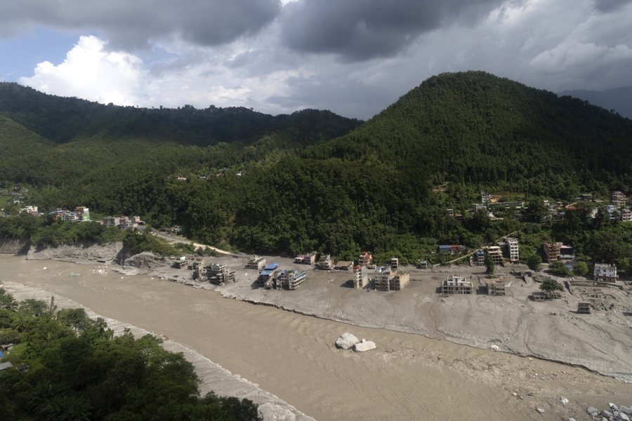 Altas temperaturas están elevando el riesgo de desprendimiento de glaciares en el Himalaya