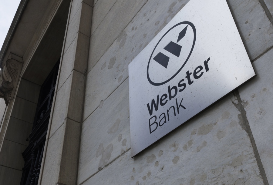 La Fed autoriza la compra de Webster Bank por parte del Banco Santander