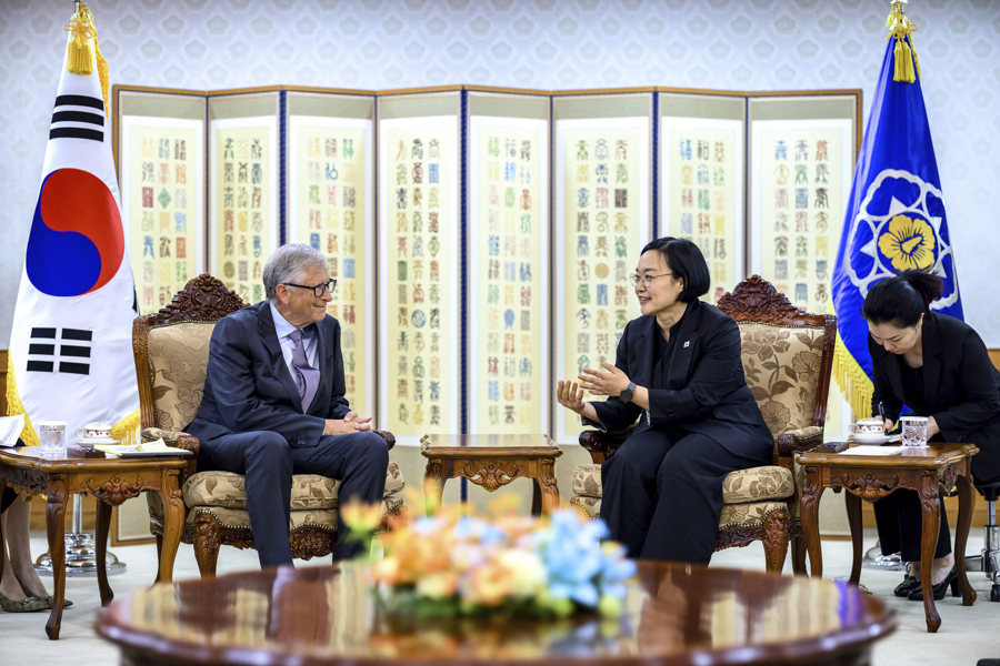 La primera ministra de Corea del Sur y Bill Gates abordan la cooperación en reactores SMR