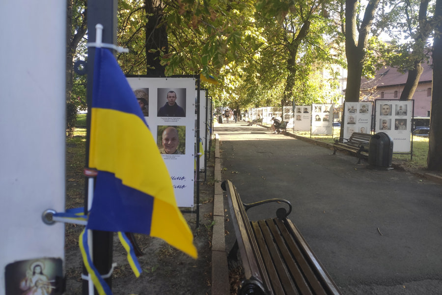 Zelenski encarga a los comandantes de Azov reforzar el frente en Donetsk