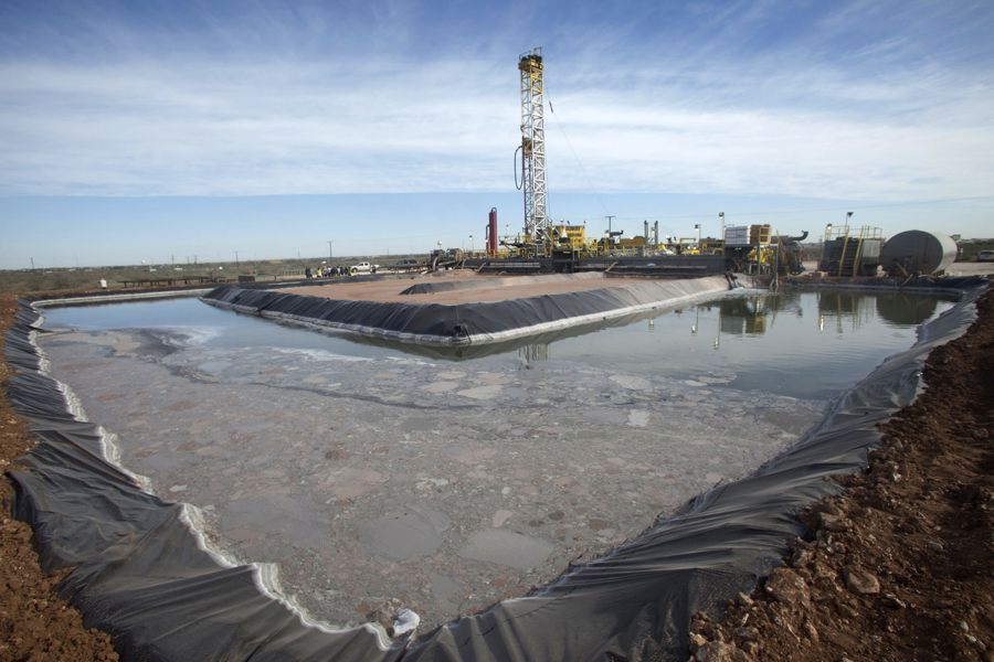 El petróleo de Texas se desploma el 6,87 % tras la suspensión del ataque de EE.UU. a Irán