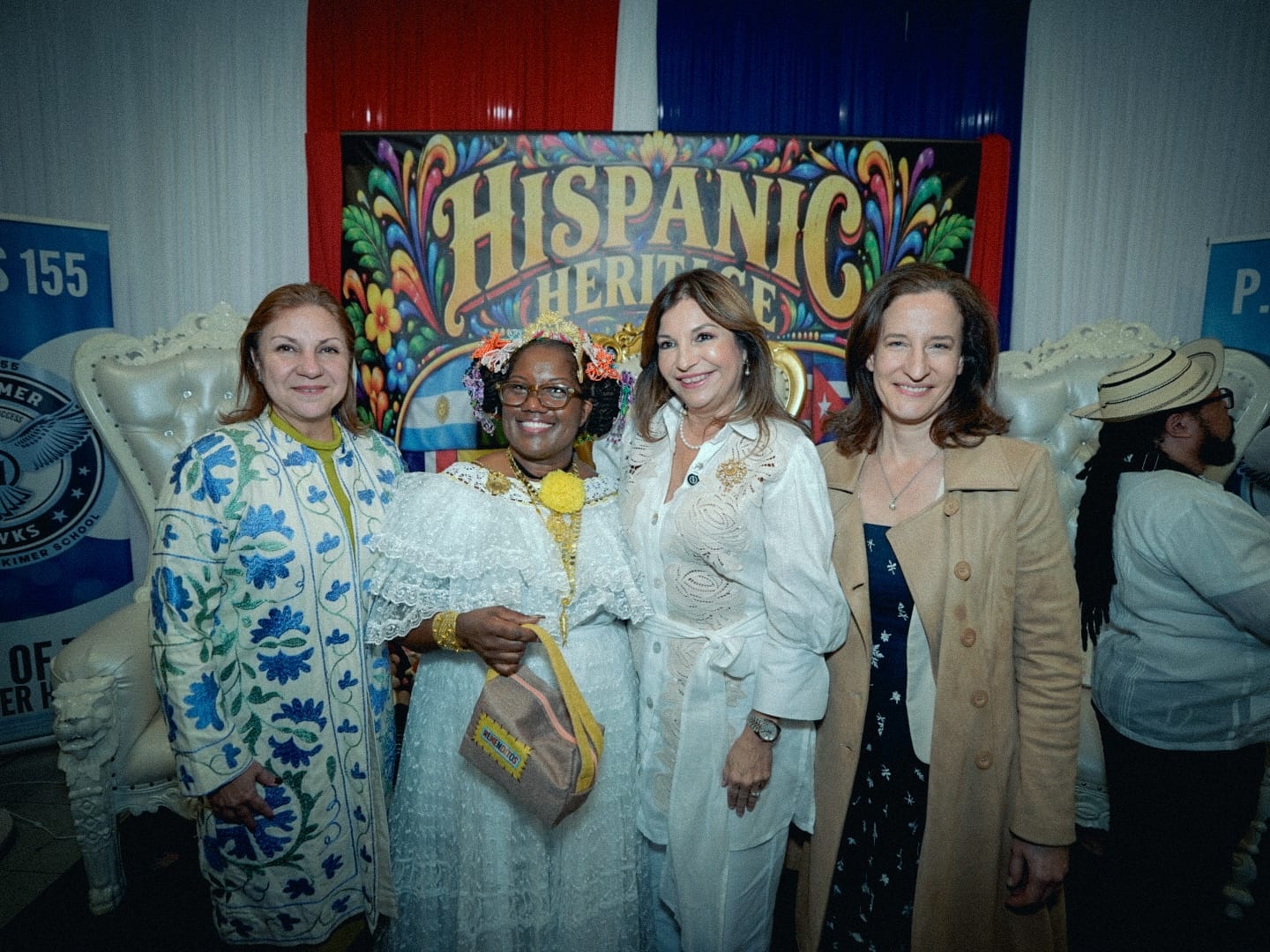 Primera Dama y Ministra de Gobierno entregan “Remenditos del Plan Libertad” a estudiantes de escuela pública en Brooklyn