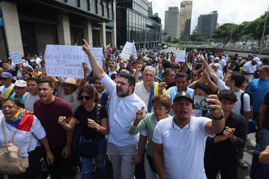 Opositores exigen que se permita el regreso de Machado a Venezuela y elecciones en 2027