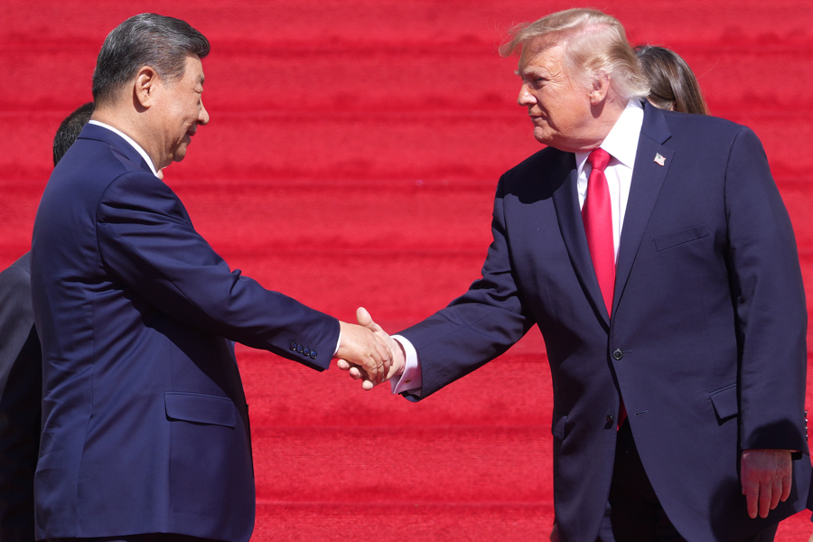Xi cierra viaje a EEUU ojeando la Declaración de Derechos o la Constitución estadounidense