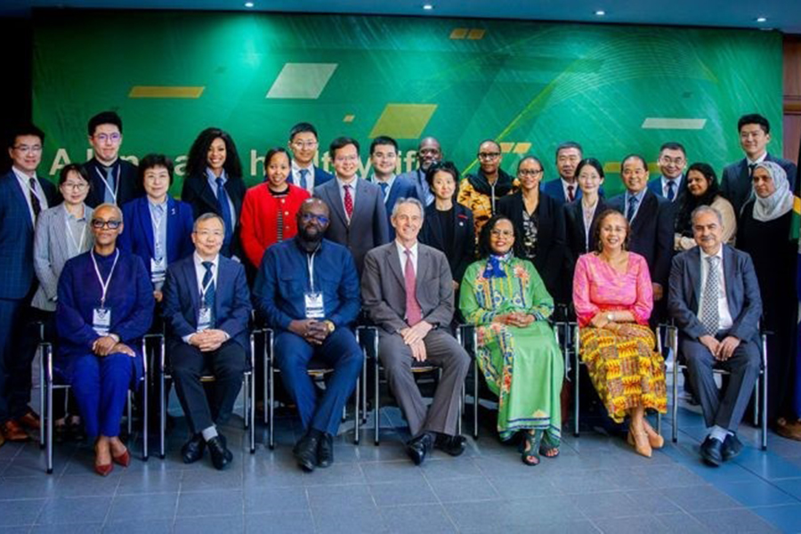 ONUSIDA impulsa una alianza con China para promover la fabricación local de productos farmacéuticos en el sur de África