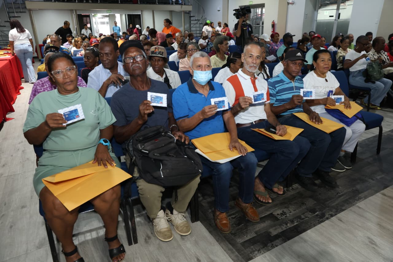 Mides entrega más de 3,800 tarjetas clave social a beneficiarios de los programas sociales
