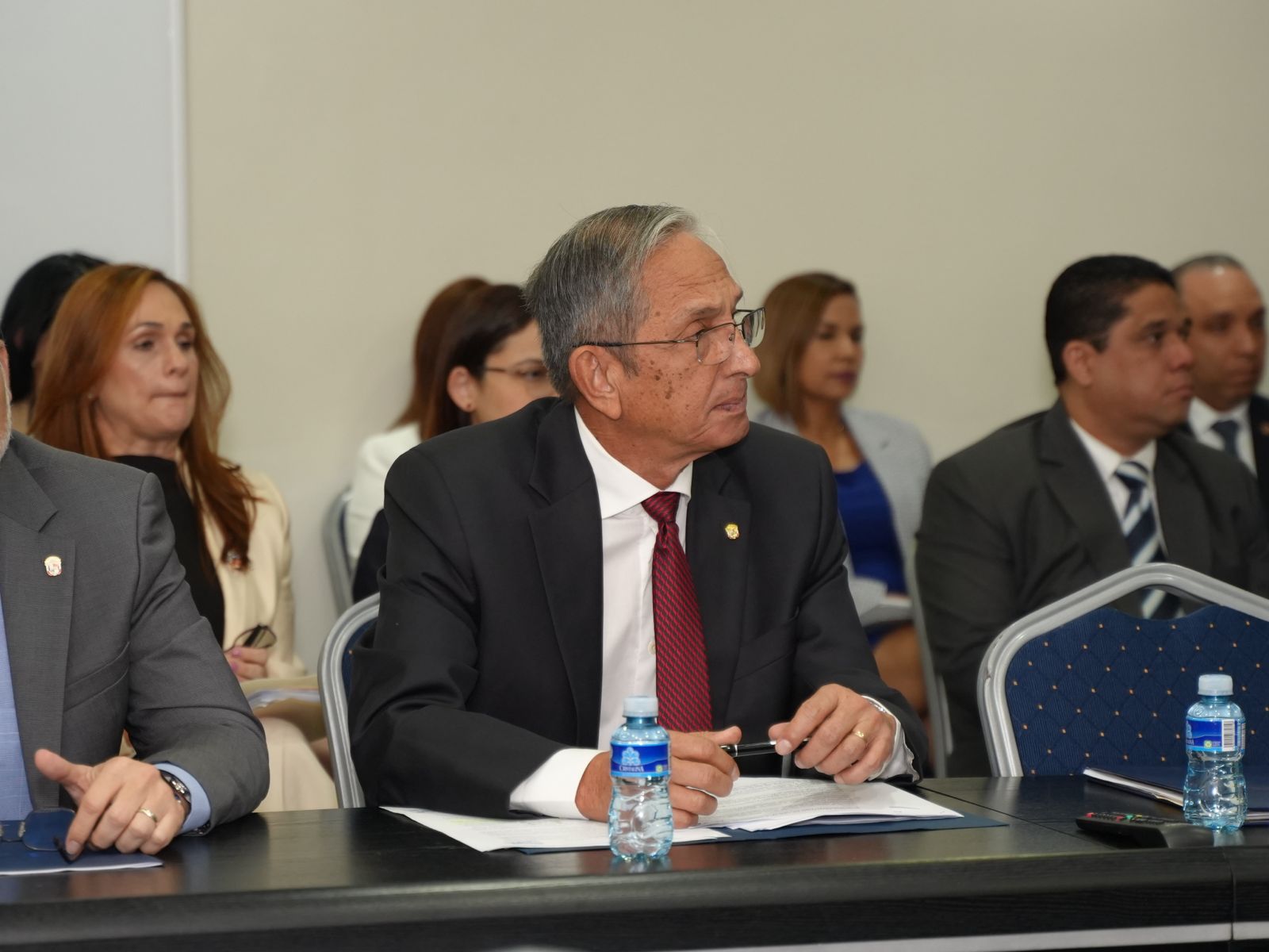 Aprueban en primer debate proyecto 662 que ordena cierre del BHN