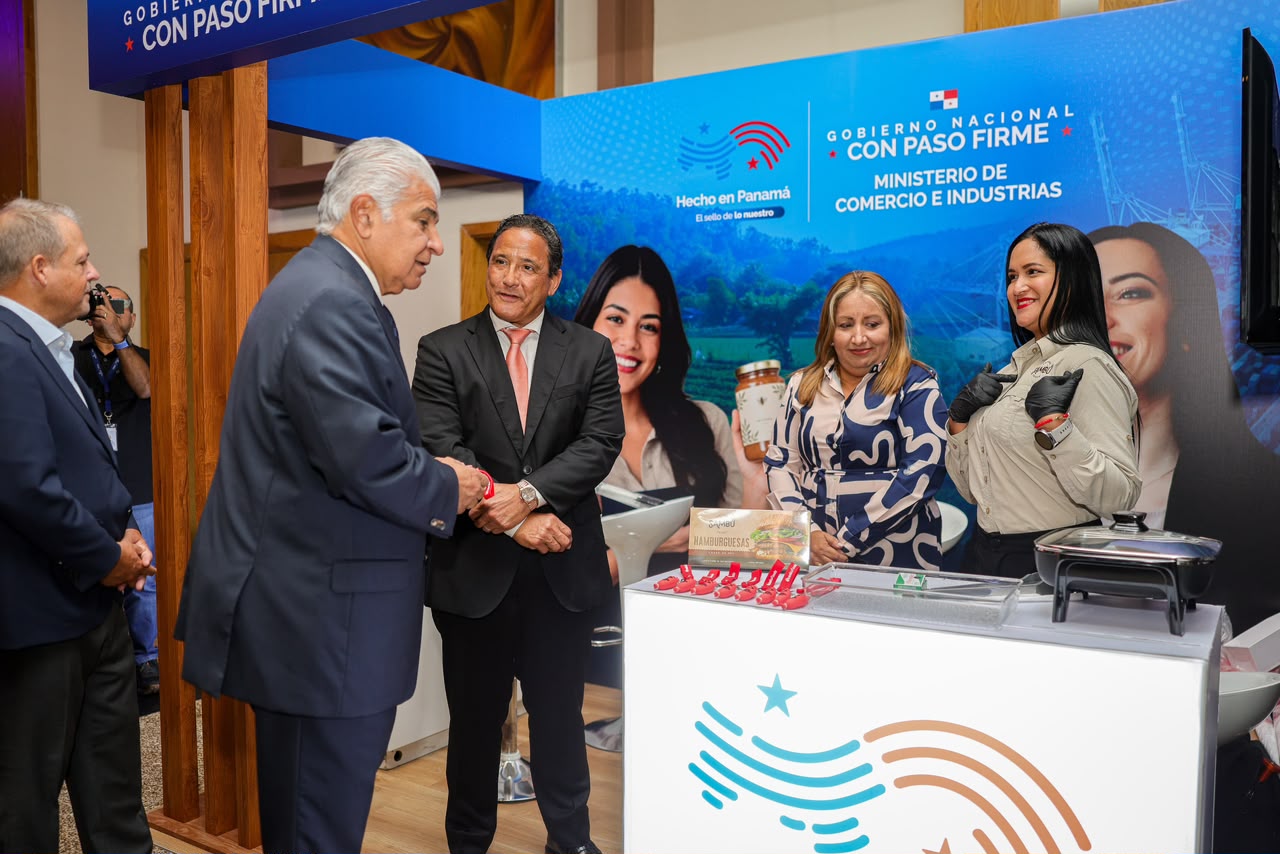 Mulino destaca los pasos firmes que Panamá está tomando hacia el fortalecimiento de su competitividad