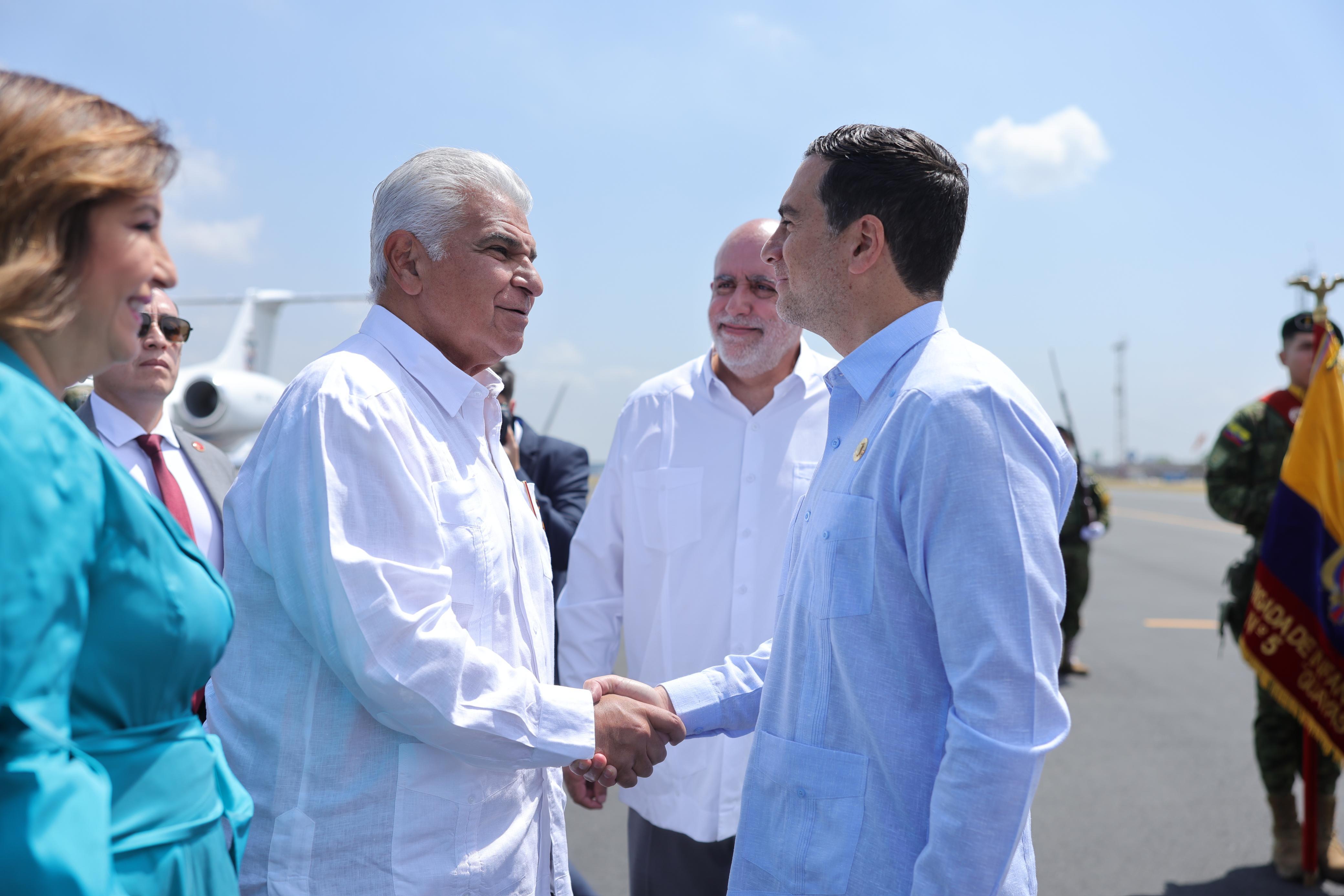 Mulino llega a Ecuador para reunirse con Noboa y abordar seguridad, comercio e inversiones