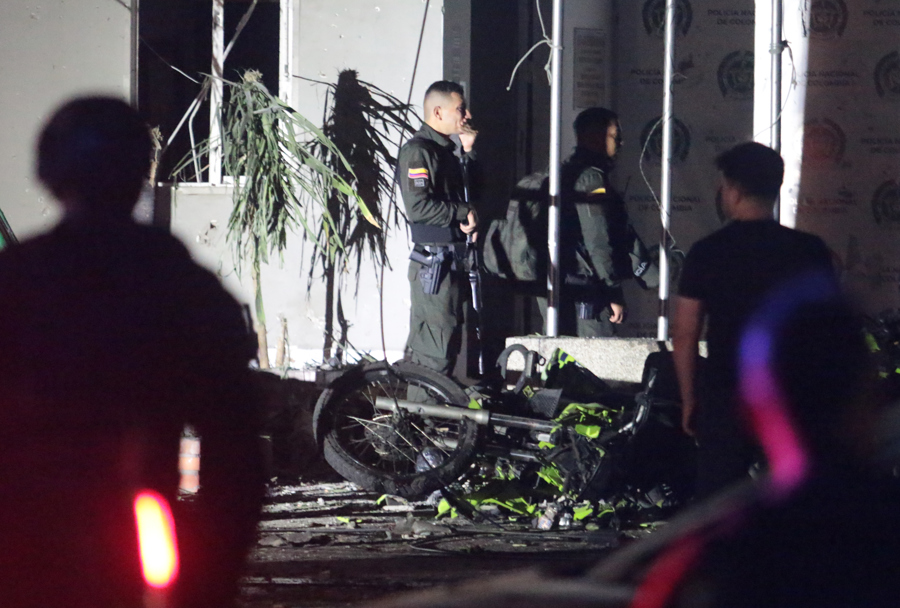 Un muerto y once heridos en el ataque terrorista contra un puesto policial en Colombia