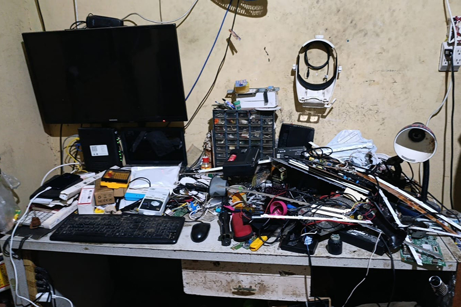 Operación Centinela: cuatro conducidos y una montaña de equipos bajo análisis