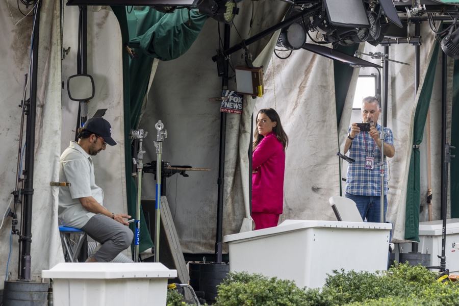 Los tres medios de comunicación vetados por Trump le demandan