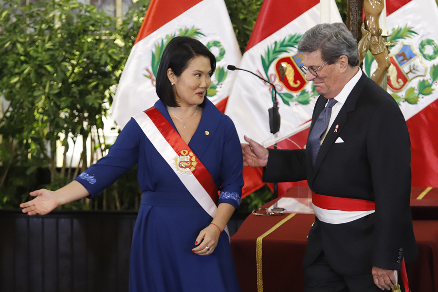 Primera baja en el Gobierno de Fujimori: el ministro de Transportes dimite por motivos de salud