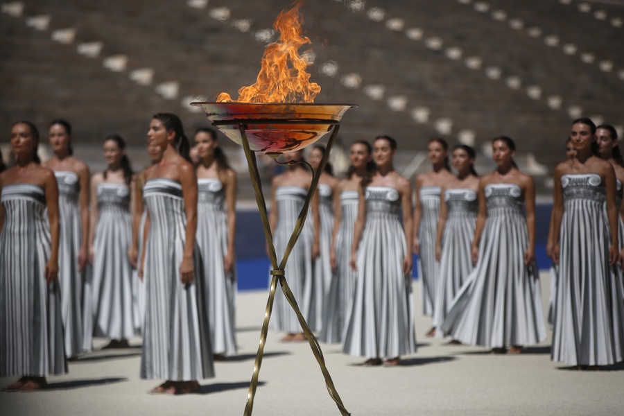 Atenas vuelve a encender la llama olímpica por los Juegos de la Juventud de Dakar
