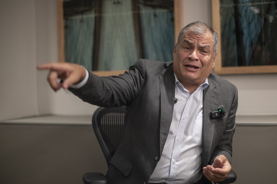 Expresidente Correa exige que Ecuador se disculpe con México para normalizar relaciones
