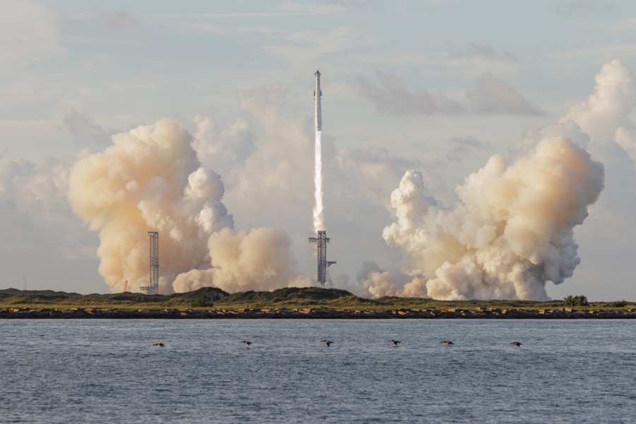 SpaceX logra el hito de poner en la órbita terrestre su enorme Starship