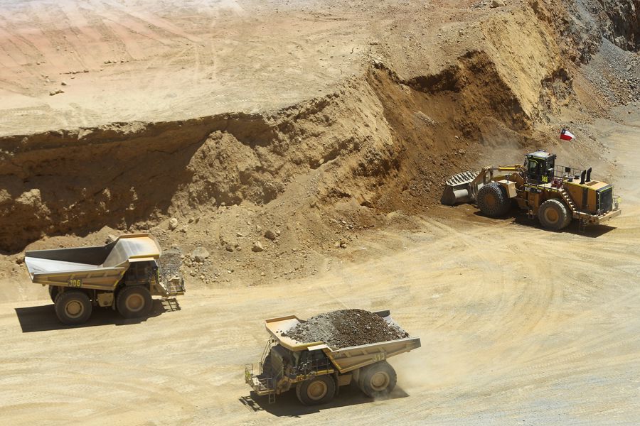 Chile mira al 'boom' del cobre con desafíos en inversión y producción para crecer al 2030