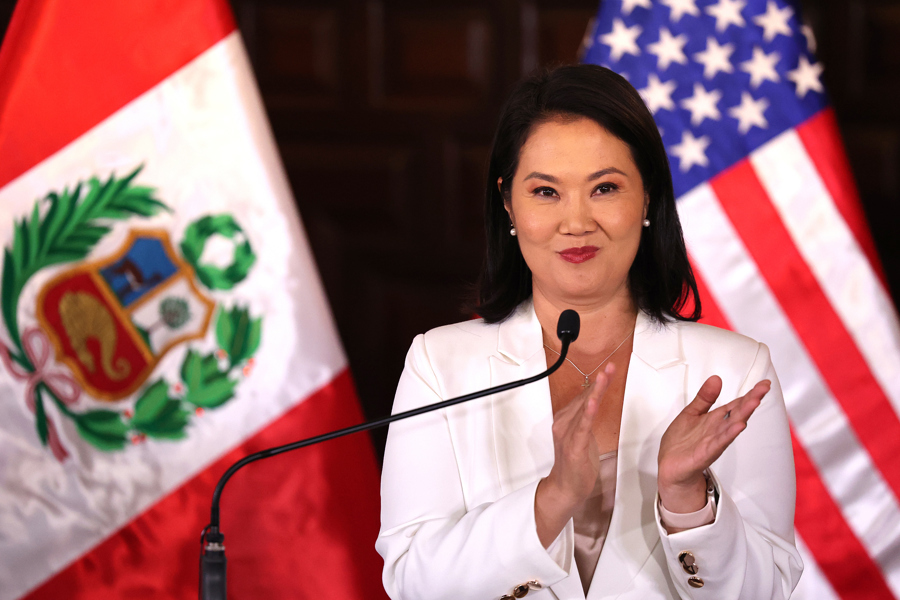 Gobierno de Fujimori no hablará a escolares de "guerra civil" en Perú: "Hubo terrorismo"