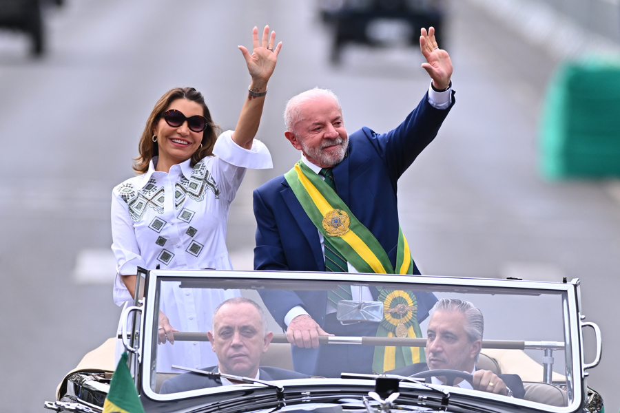 Un Lula en campaña encabeza el desfile de la Independencia en plena tormenta institucional