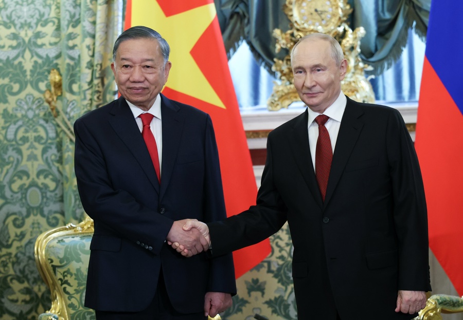 Putin recibe al líder de Vietnam con todos los honores en el Kremlin