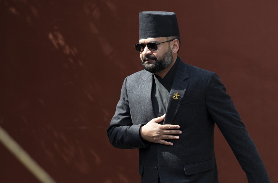 El primer ministro de Nepal parte hacia la ONU para pedir justicia climática tras la riada