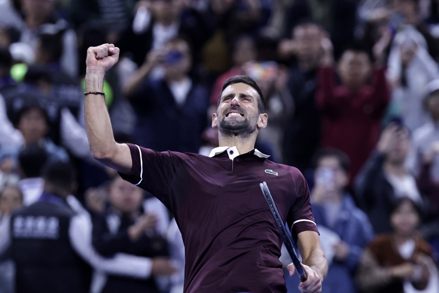 Djokovic supera un récord de Nadal y Sabalenka sigue a Rybakina fuera de Pekín