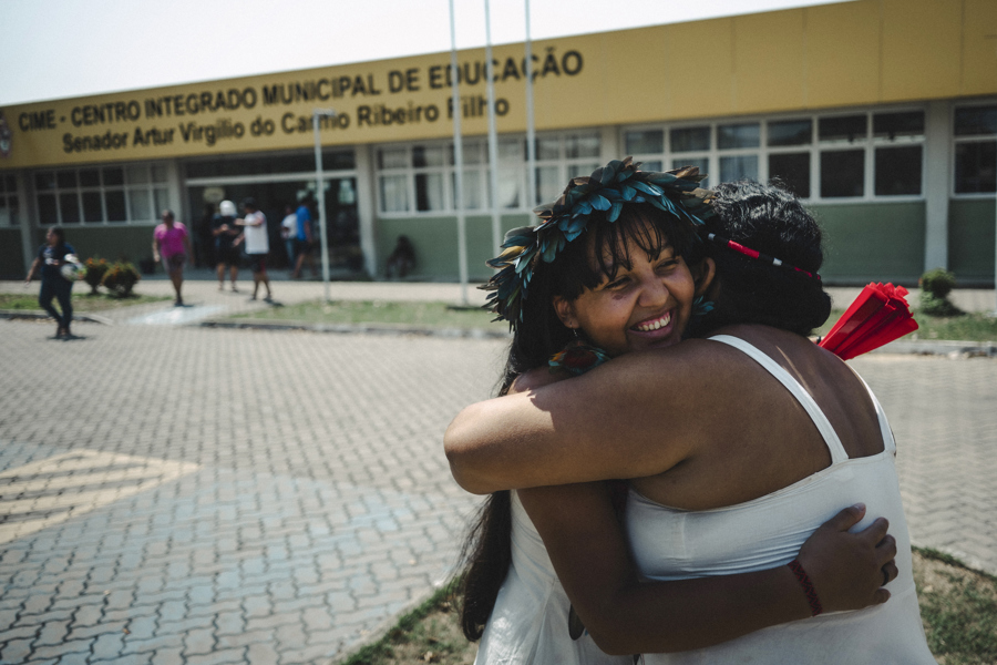 El primer voto a los 16 años de una indígena kokama en la Amazonía brasileña