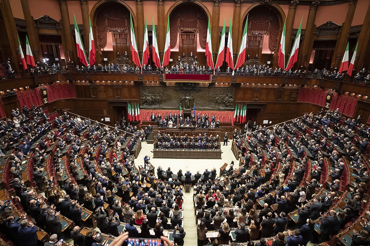 Il Presidente della Repubblica Sergio Mattarella con il Presidente del Senato Maria Elisabetta Alberti Casellati e con il Presidente della Camera Roberto Fico,al Parlamento in seduta comune per la cerimonia di giuramento<br /> (foto di Francesco Ammendola - Ufficio per la Stampa e la Comunicazione della Presidenza della Repubblica)