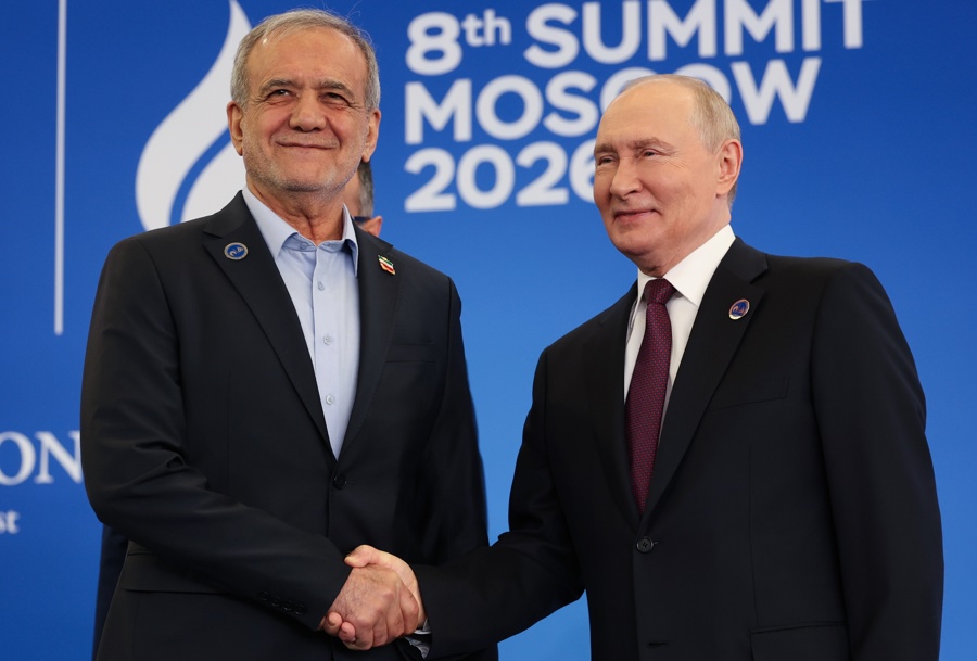 Irán dice que el "terrorismo económico" de EEUU contra el país perturba mercado energético