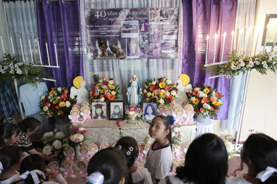 La memoria de 41 niñas sobrevive a 40 años del devastador terremoto de 1986 en El Salvador
