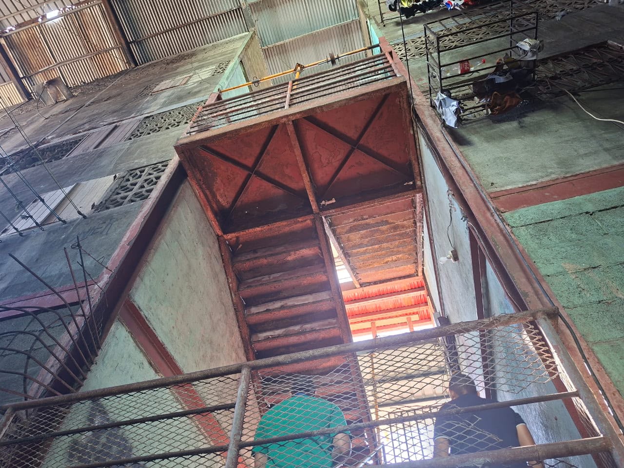 ​Miviot  realiza inspección técnica a los edificios 19 y 20 en Santa Ana