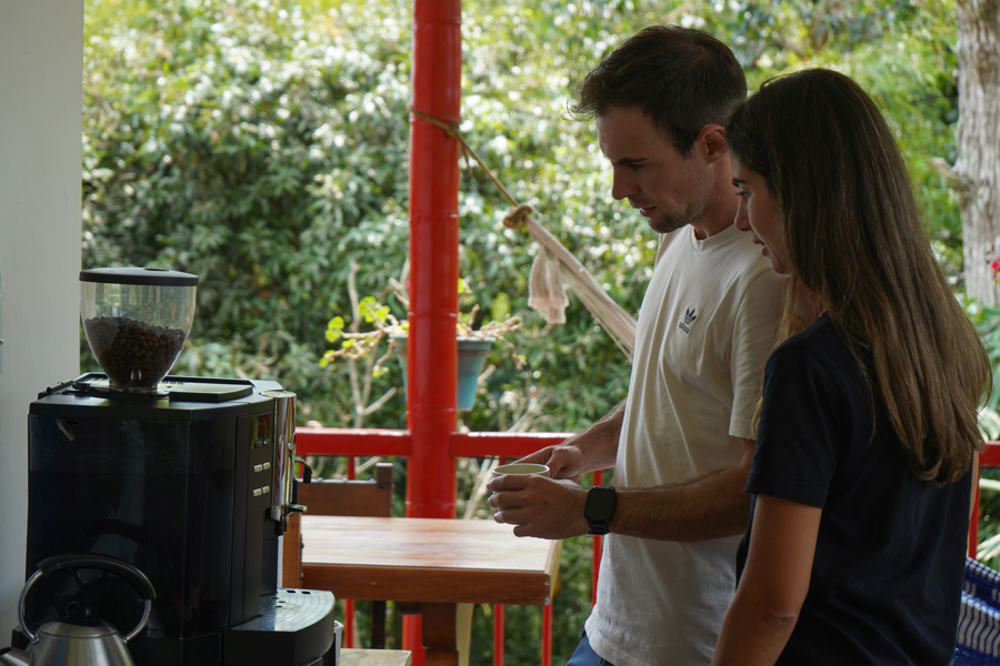 Colombia se apoya en café y naturaleza para recuperar el turismo tras el sismo de agosto